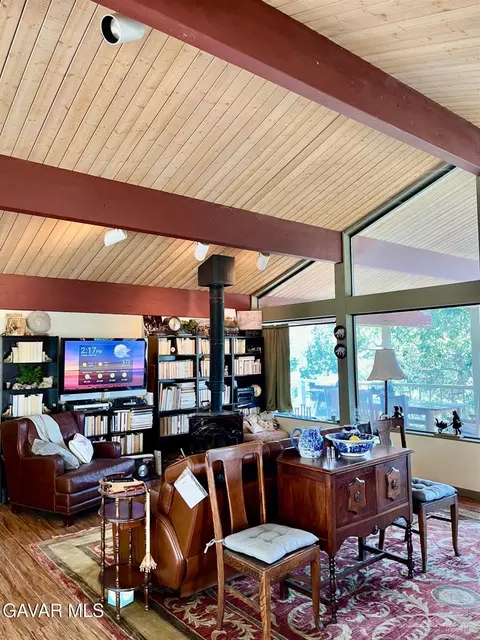 Living - 29901 Skyline Dr, Tehachapi, CA 93561 photo 1 of 1