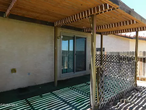 Exterior - 14306 Dover Dr, Mojave, CA 93501 photo 3 of 4