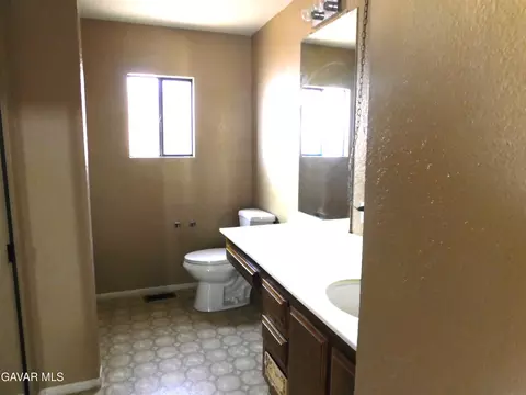 Bath - 14306 Dover Dr, Mojave, CA 93501 photo 1 of 2