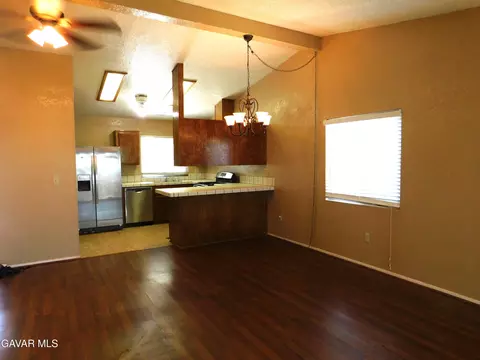 Living - 14306 Dover Dr, Mojave, CA 93501 photo 4 of 4