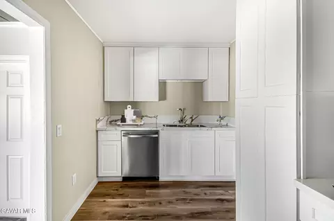 Kitchen - 4137 E Avenue S10, Palmdale, CA 93552 photo 1 of 6