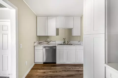 Kitchen - 4137 E Avenue S10, Palmdale, CA 93552 photo 2 of 6