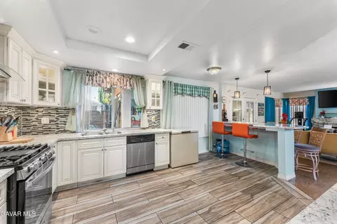Kitchen - 37704 49th St, Palmdale, CA 93552 photo 7 of 10
