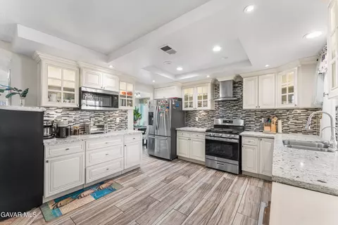 Kitchen - 37704 49th St, Palmdale, CA 93552 photo 10 of 10