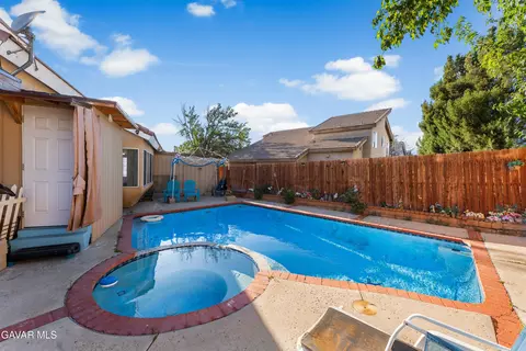 Exterior - 37704 49th St, Palmdale, CA 93552 photo 7 of 8