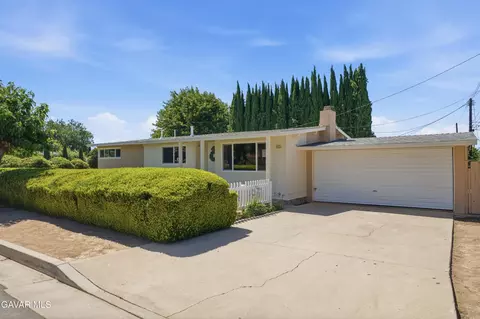 615 Brentwood Dr, Tehachapi, CA 93561 photo 2