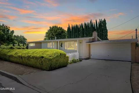 615 Brentwood Dr, Tehachapi, CA 93561 photo 1