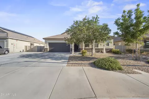 Exterior - 6320 Oldfield St, Lancaster, CA 93536 photo 1 of 11