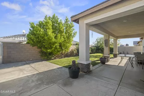 Exterior - 6320 Oldfield St, Lancaster, CA 93536 photo 5 of 11