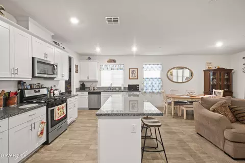Kitchen - 6320 Oldfield St, Lancaster, CA 93536 photo 2 of 5
