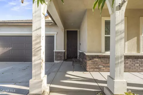 Exterior - 6320 Oldfield St, Lancaster, CA 93536 photo 3 of 11