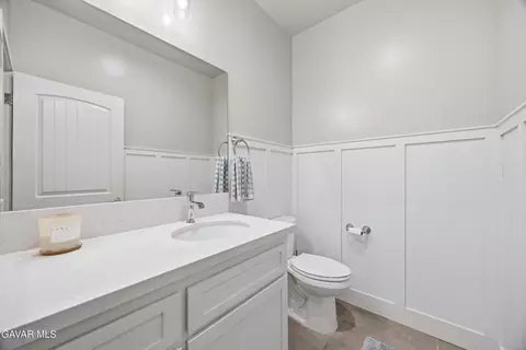 Entry Way - 410 Rosehaven Ln, Tehachapi, CA 93561 photo 5 of 5
