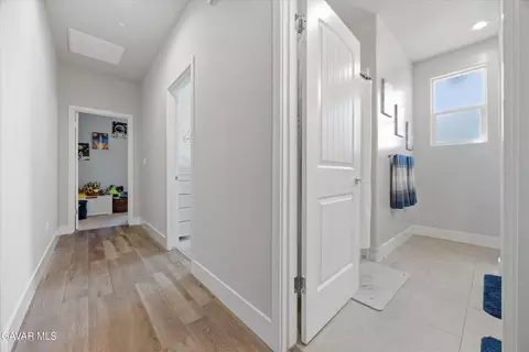 Entry Way - 410 Rosehaven Ln, Tehachapi, CA 93561 photo 4 of 5