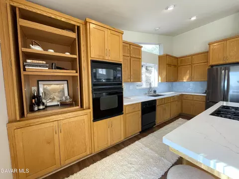 Kitchen - 26481 Winchester Ct, Tehachapi, CA 93561 photo 2 of 4