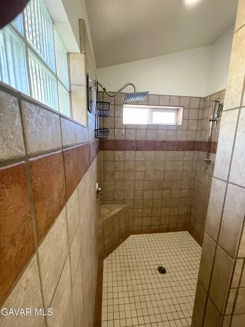 Bath - 26481 Winchester Ct, Tehachapi, CA 93561 photo 10 of 10