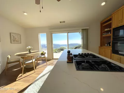 Kitchen - 26481 Winchester Ct, Tehachapi, CA 93561 photo 3 of 4