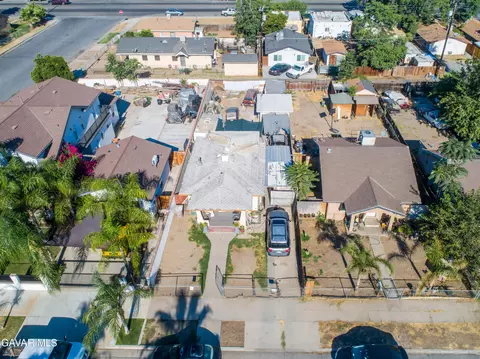 905 Q St, Bakersfield, CA 93304