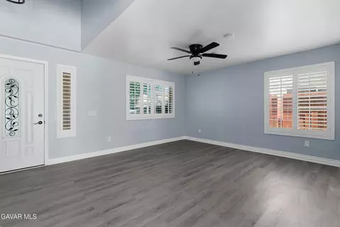 Living - 37666 Scomar St, Palmdale, CA 93550 photo 2 of 4