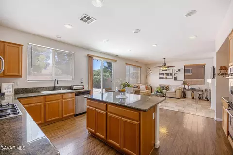 Kitchen - 43934 Spring St, Lancaster, CA 93536 photo 6 of 7