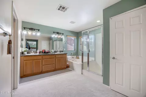 Bath - 43934 Spring St, Lancaster, CA 93536 photo 2 of 4