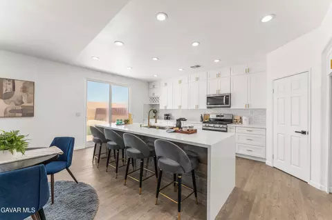 Kitchen - 7531 Ridge View Dr, Lancaster, CA 93536 photo 5 of 5