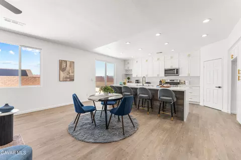 Dining - 7531 Ridge View Dr, Lancaster, CA 93536 photo 3 of 3