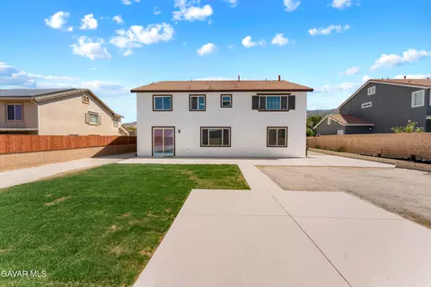 Exterior - 7531 Ridge View Dr, Lancaster, CA 93536 photo 7 of 9