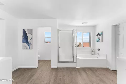 Bath - 7531 Ridge View Dr, Lancaster, CA 93536 photo 3 of 5