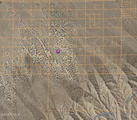 200 Th West No Irone Ln, Rosamond, CA 93560 photo 2