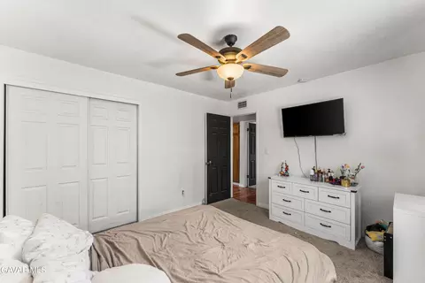 Bedroom - 21500 Circle Dr, Tehachapi, CA 93561 photo 3 of 5