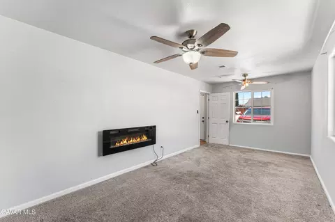 Living - 21500 Circle Dr, Tehachapi, CA 93561 photo 4 of 4