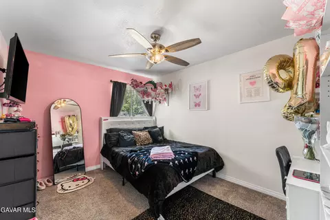 Bedroom - 21500 Circle Dr, Tehachapi, CA 93561 photo 4 of 5