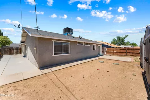 Exterior - 21500 Circle Dr, Tehachapi, CA 93561 photo 4 of 5