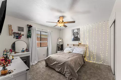 Bedroom - 21500 Circle Dr, Tehachapi, CA 93561 photo 1 of 5