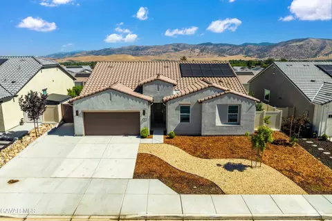 Exterior - 213 Cassano Dr, Tehachapi, CA 93561 photo 3 of 9