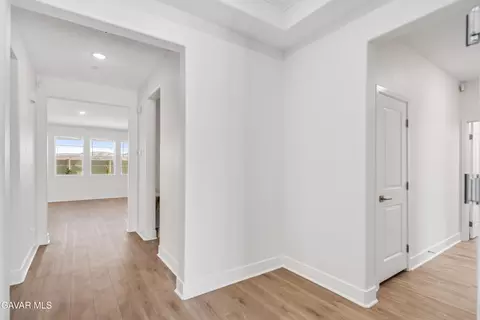 Entry Way - 213 Cassano Dr, Tehachapi, CA 93561 photo 1 of 4