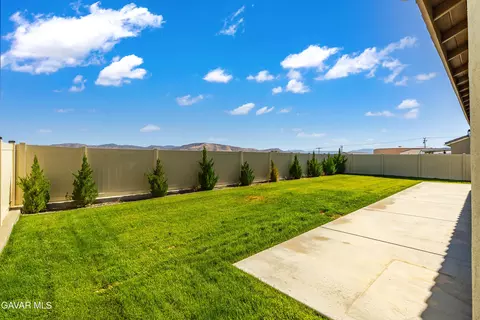 Exterior - 213 Cassano Dr, Tehachapi, CA 93561 photo 5 of 9