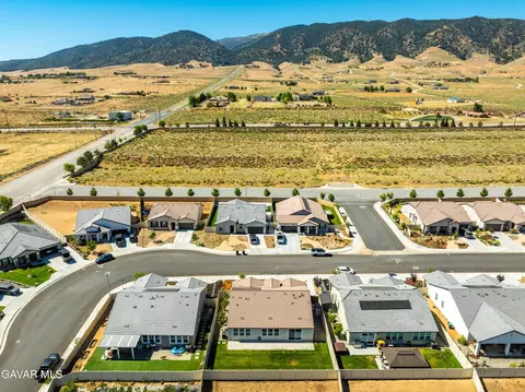 View/Area - 213 Cassano Dr, Tehachapi, CA 93561 photo 3 of 7
