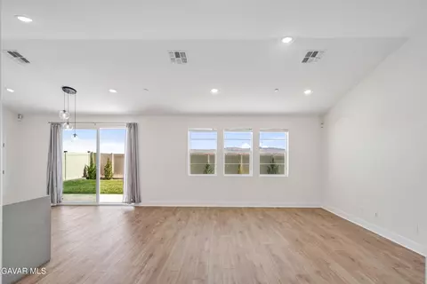 Living - 213 Cassano Dr, Tehachapi, CA 93561 photo 1 of 1