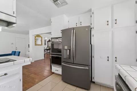 Kitchen - 44830 Lorimer Ave, Lancaster, CA 93534 photo 2 of 3