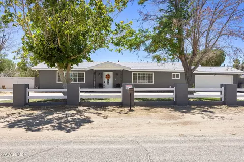 1342 W Avenue O 4, Palmdale, CA 93551
