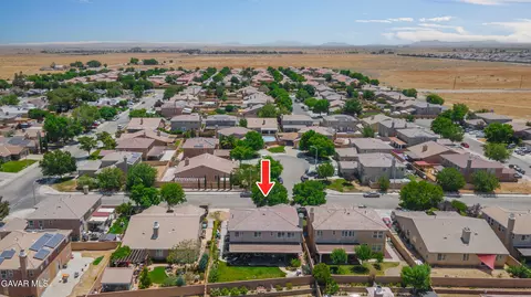 View/Area - 44643 Leslie Ct, Lancaster, CA 93535 photo 2 of 4