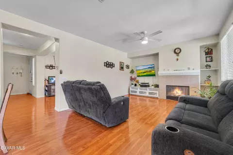 Living - 44643 Leslie Ct, Lancaster, CA 93535 photo 2 of 2