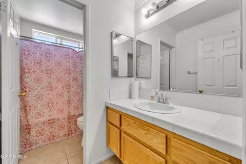 Bath - 44643 Leslie Ct, Lancaster, CA 93535 photo 2 of 4