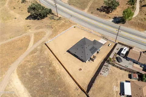 View/Area - 20601 Country Club Dr, Tehachapi, CA 93561 photo 6 of 14