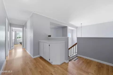 Entry Way - 2543 Lawrence Ave, Lancaster, CA 93536 photo 2 of 2