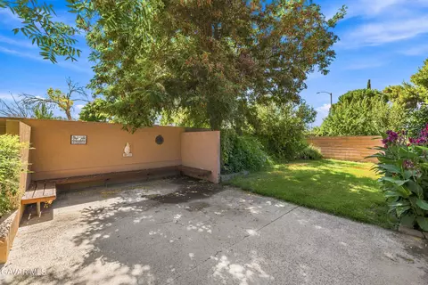 Exterior - 44330 Raysack Ave, Lancaster, CA 93535 photo 4 of 8
