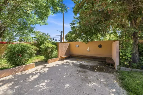 Exterior - 44330 Raysack Ave, Lancaster, CA 93535 photo 3 of 8