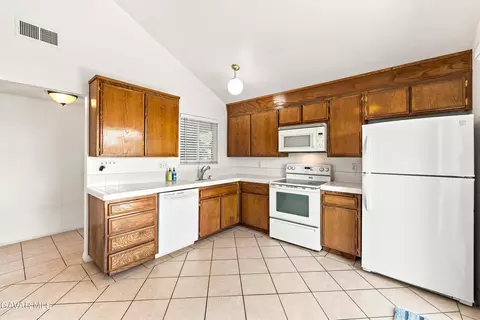 Kitchen - 44330 Raysack Ave, Lancaster, CA 93535 photo 2 of 3