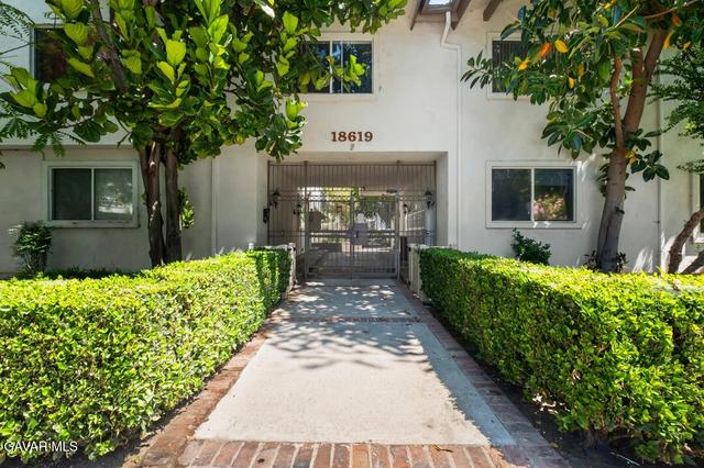 18619 Collins St #F30, Tarzana, CA 91356